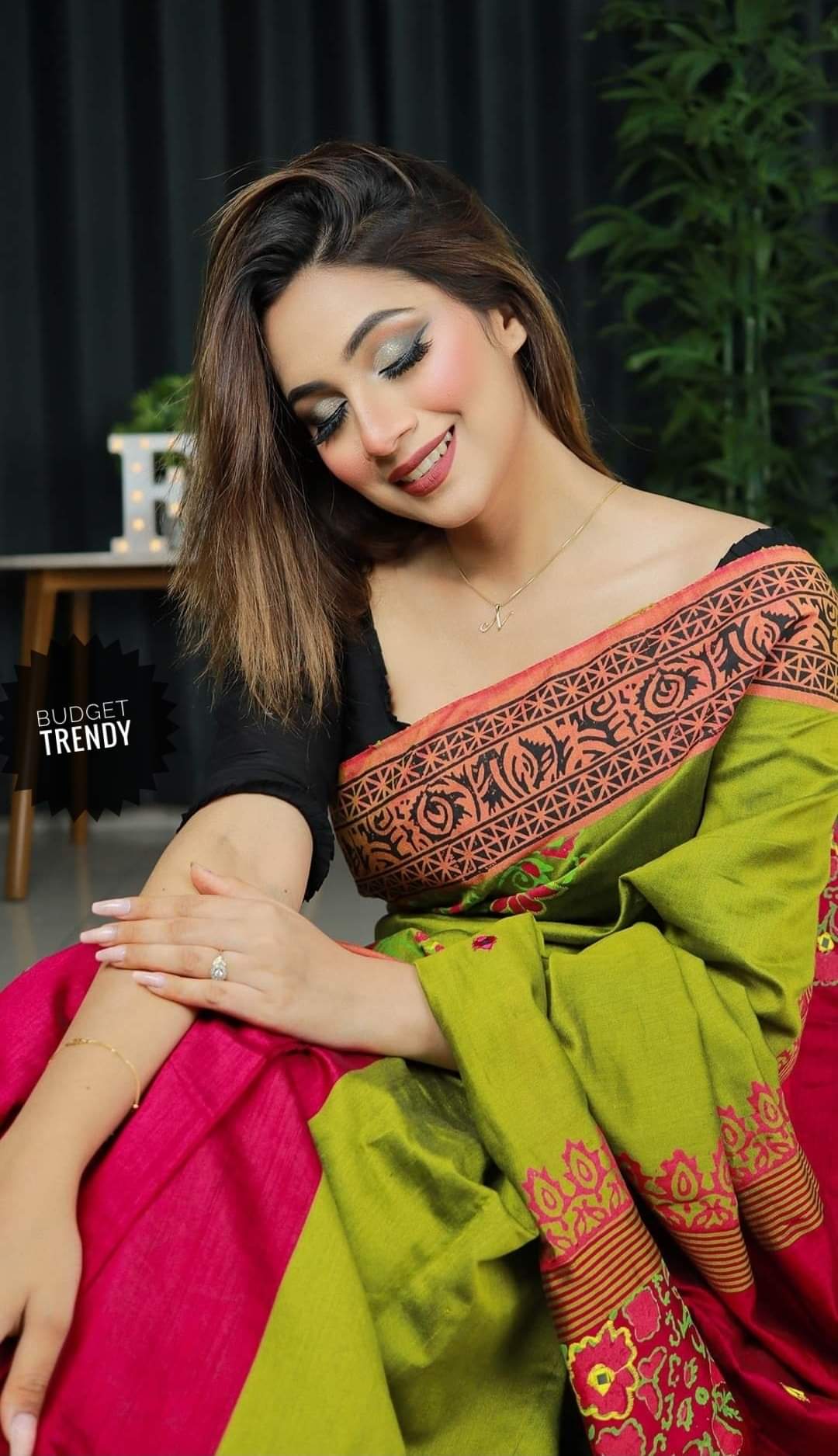 হ্যান্ডপ্রিন্ট হাফসিল্ক শাড়ী
