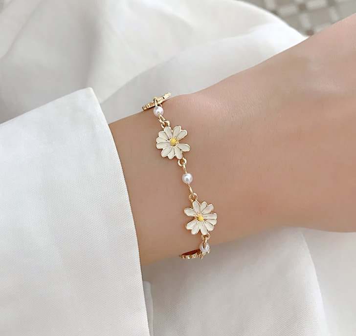 Korean Daisy Flower Bracelet for Women