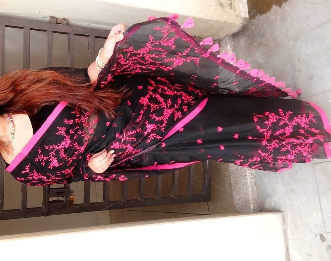 হাফসিল্ক শাড়ীতে এমব্রডারী কাজ করা