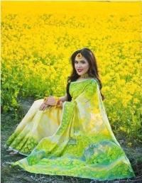 হাফসিল্ক শাড়ীতে হ্যান্ডপ্রিন্ট তুলির কাজ করা