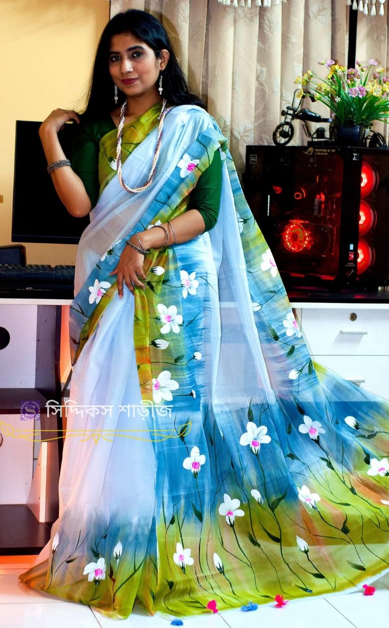 হাফসিল্ক শাড়ীতে হ্যান্ডপ্রিন্ট তুলির কাজ করা