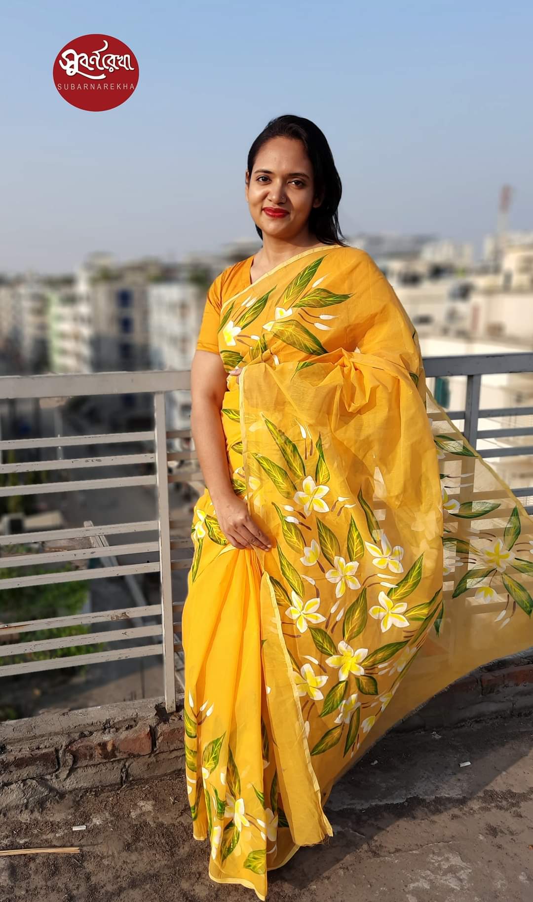 হাফসিল্ক শাড়ীতে হ্যান্ডপ্রিন্ট তুলির কাজ করা