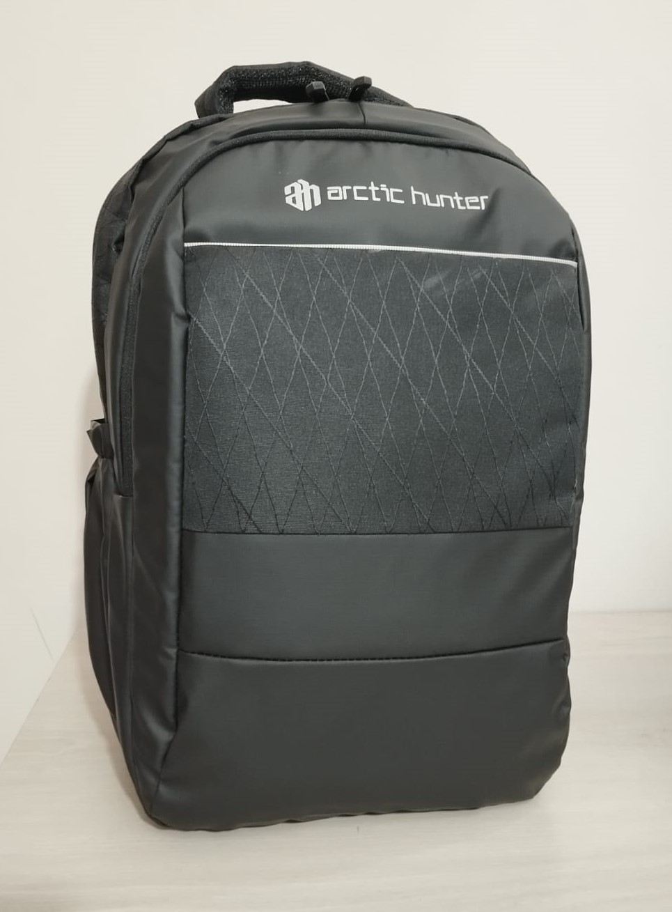 Arctic Hunter Official Bag