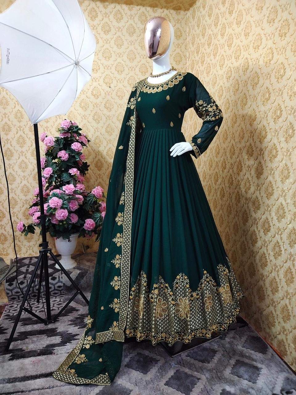 রেডিমেড জর্জেট এমব্রয়ডারি পার্টি ড্রেস