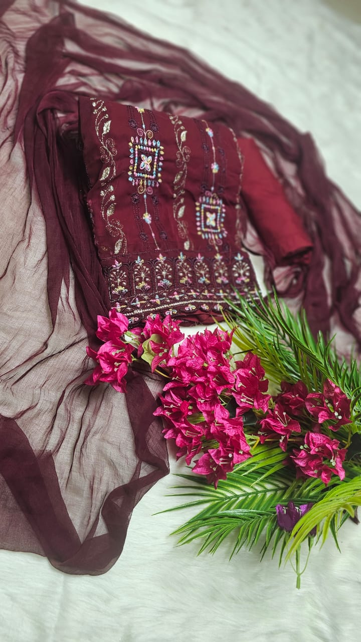 ইন্ডিয়ান আনস্টিচড  জর্জেট থ্রি পিস