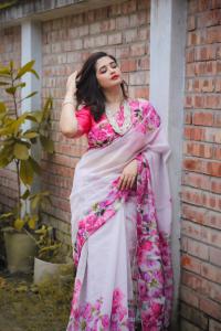 আধুনিক চান্দেরি সিল্ক উইথ ফাইন ডিজিটাল প্রিন্ট শাড়ি - অফিস ও পার্টি ওয়্যার