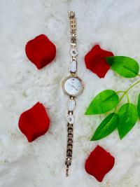 Ladies Stylish Watch with Box