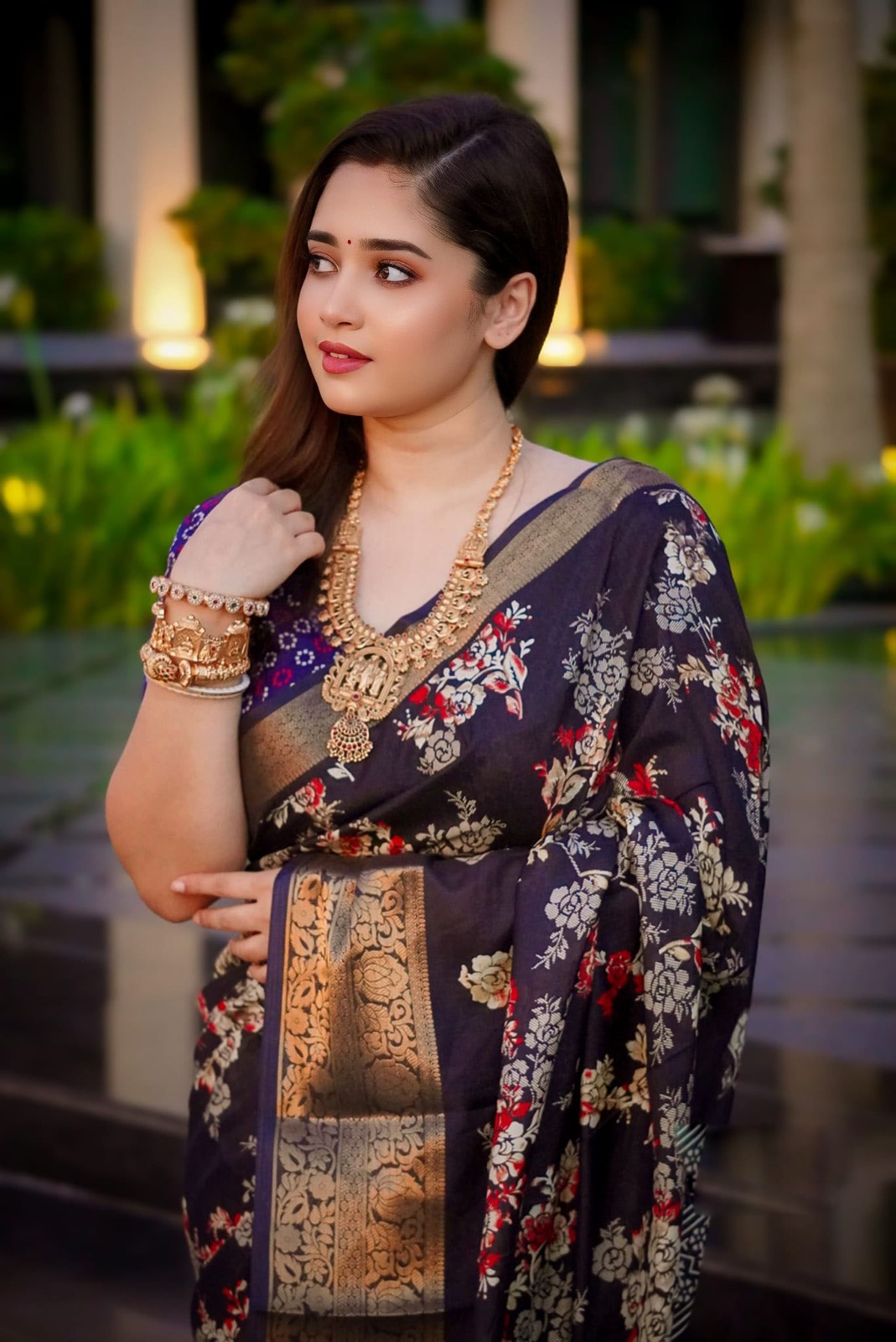 উন্নত মানের ধুপিয়ান শাড়ি | আফসান ও স্ক্রিন প্রিন্ট কাজ করা নান্দনিক ডিজাইন | ১৩ হাত লম্বা ও ব্লাউজ পিস সহ ক্লাসি কালেকশন