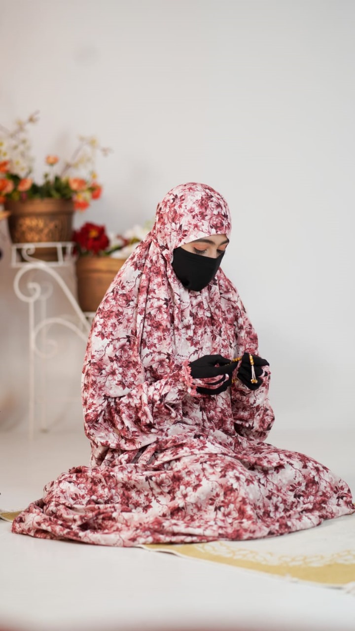 Salah long khimar