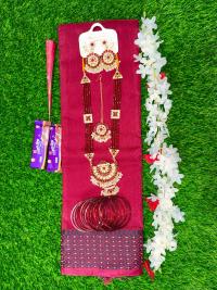 Exclusive saree gift combo