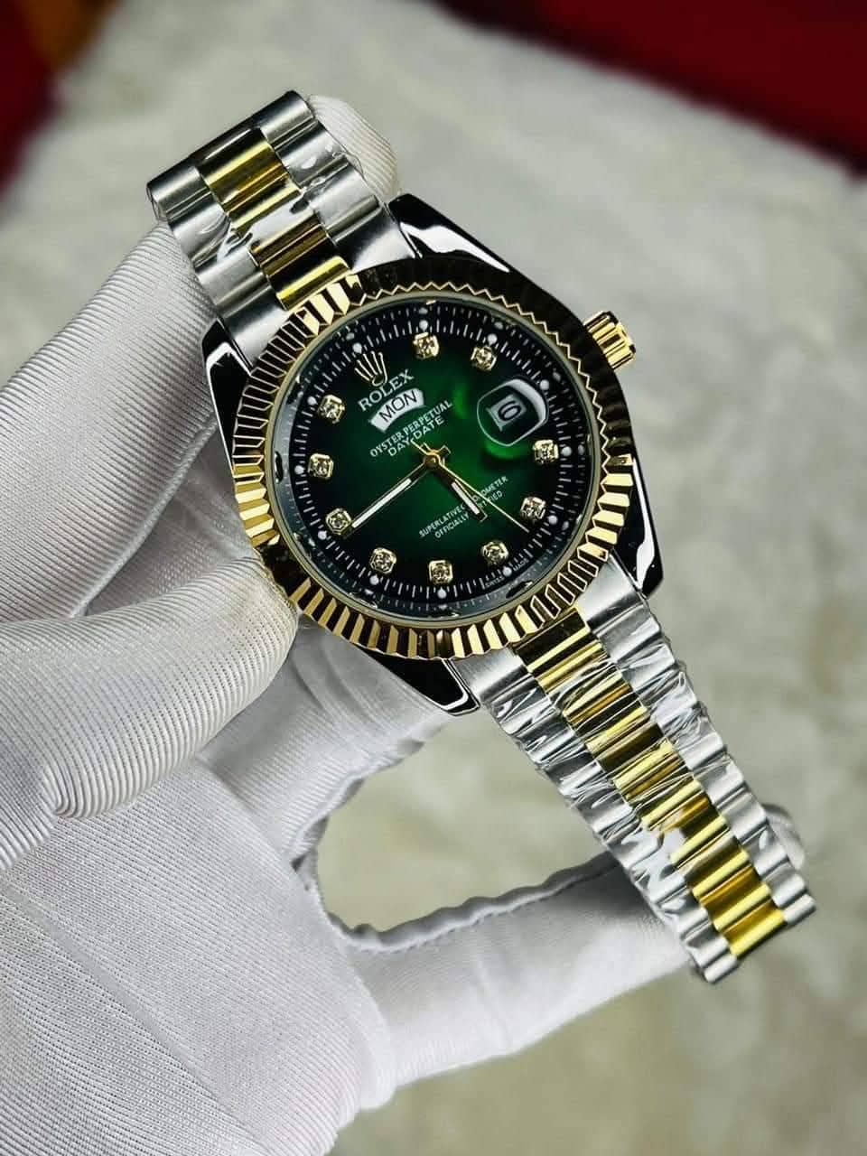 Gold Quartz  Watch For Men