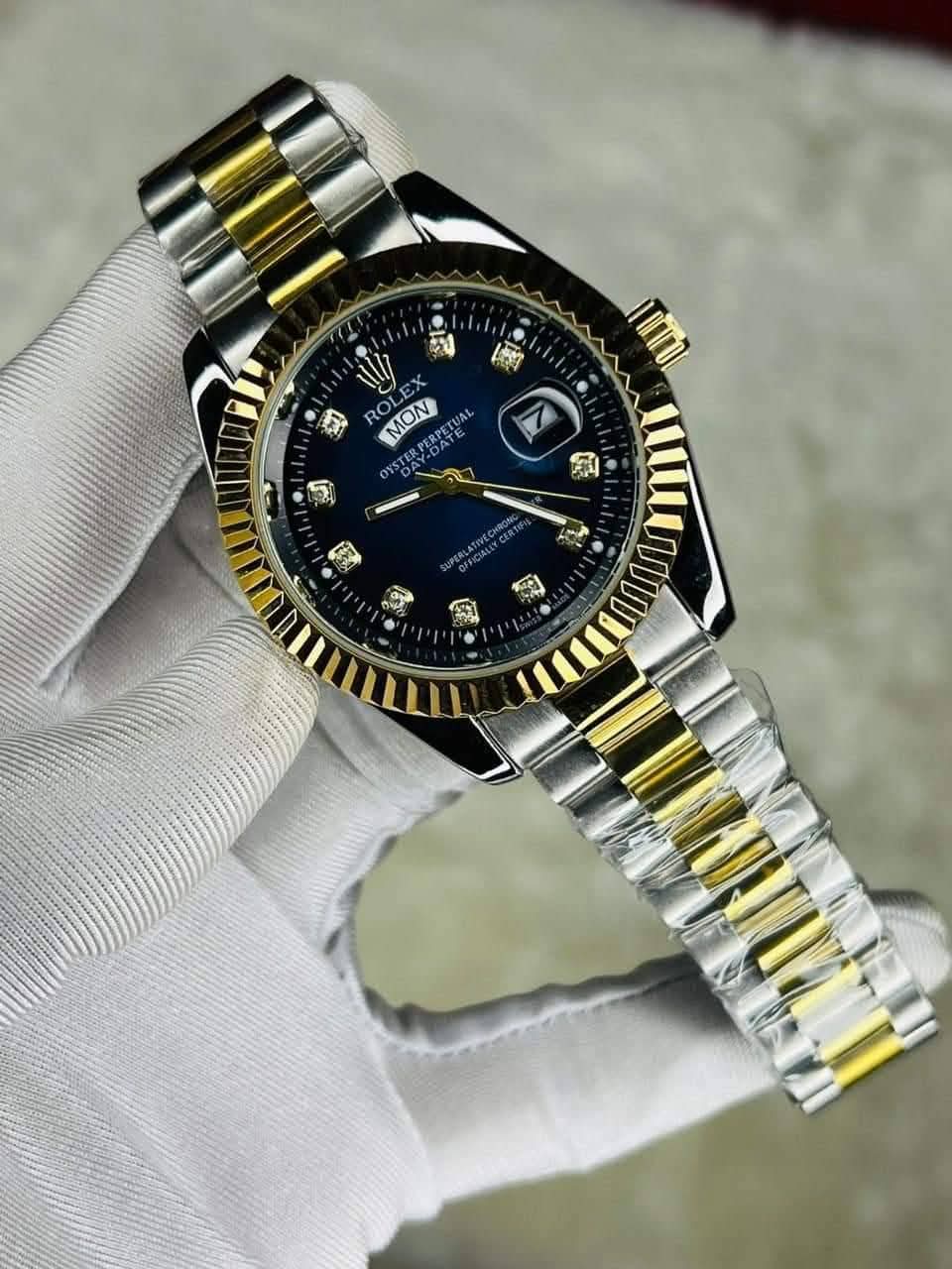 Gold Quartz  Watch For Men