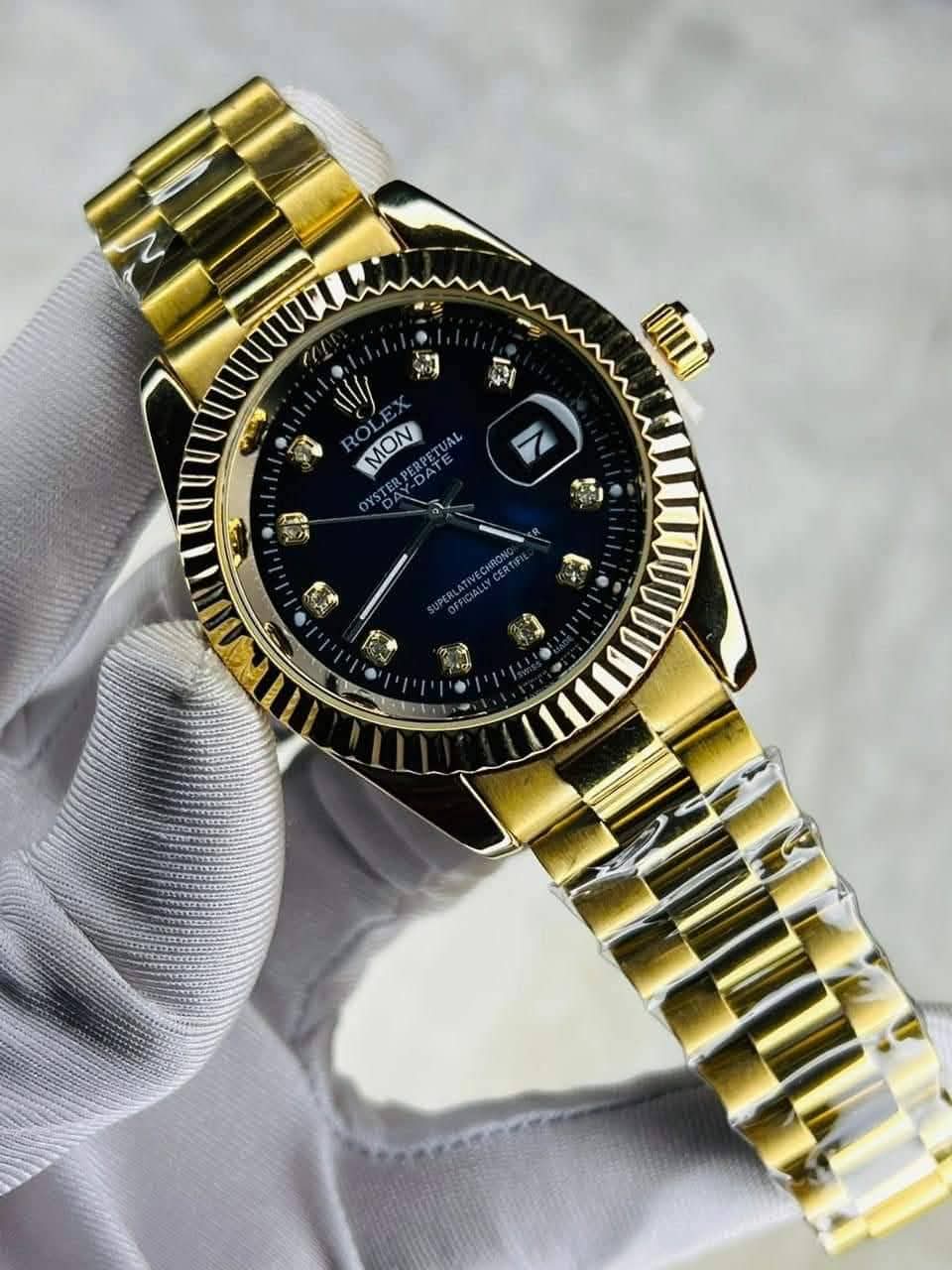 Gold Quartz  Watch For Men