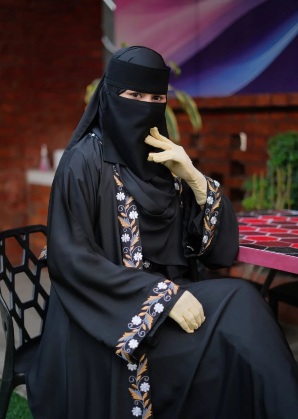 🧕 Dubai Cherry Borka – অরিজিনাল দুবাই ফেব্রিকে প্রিমিয়াম এম্ব্রয়ডারি ফুল সেট বোরকা