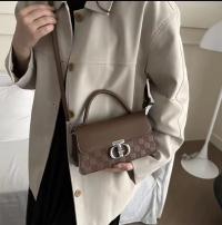 প্রিমিয়াম পিইউ লেদার স্টাইলিশ লেডিজ ব্যাগ | আধুনিক হ্যাভারস্যাক/ক্রস বডি ডিজাইন | দৈনন্দিন ও পার্টি ব্যবহারের জন্য পারফেক্ট