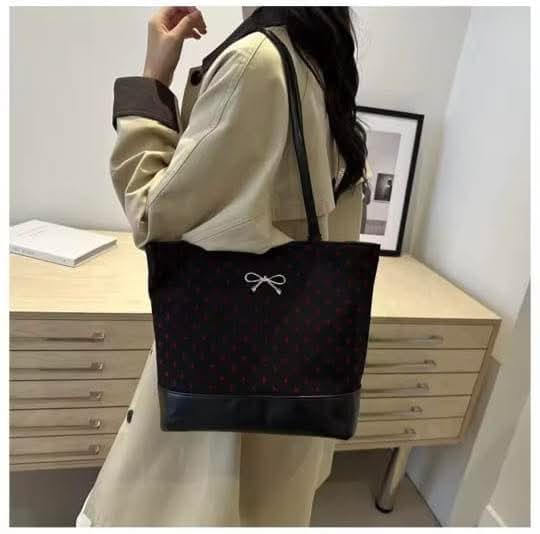 প্রিমিয়াম পিইউ লেদার স্টাইলিশ লেডিজ ব্যাগ | আধুনিক হ্যাভারস্যাক/ক্রস বডি ডিজাইন | দৈনন্দিন ও পার্টি ব্যবহারের জন্য পারফেক্ট