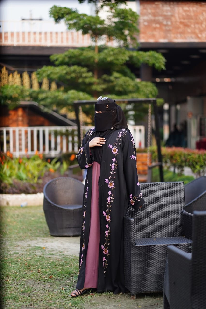 Muslima Dubai Embroidered Burqa Set – Full 5-Piece Premium Collection