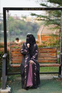 Muslima Dubai Embroidered Burqa Set – Full 5-Piece Premium Collection