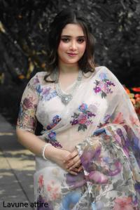 প্রিমিয়াম চান্দেরী সিল্ক ফ্লোরাল ডিজিটাল প্রিন্ট শাড়ি | ব্লাউজ পিস সহ সফট পার্টি ওয়্যার | এলিগেন্ট লুক