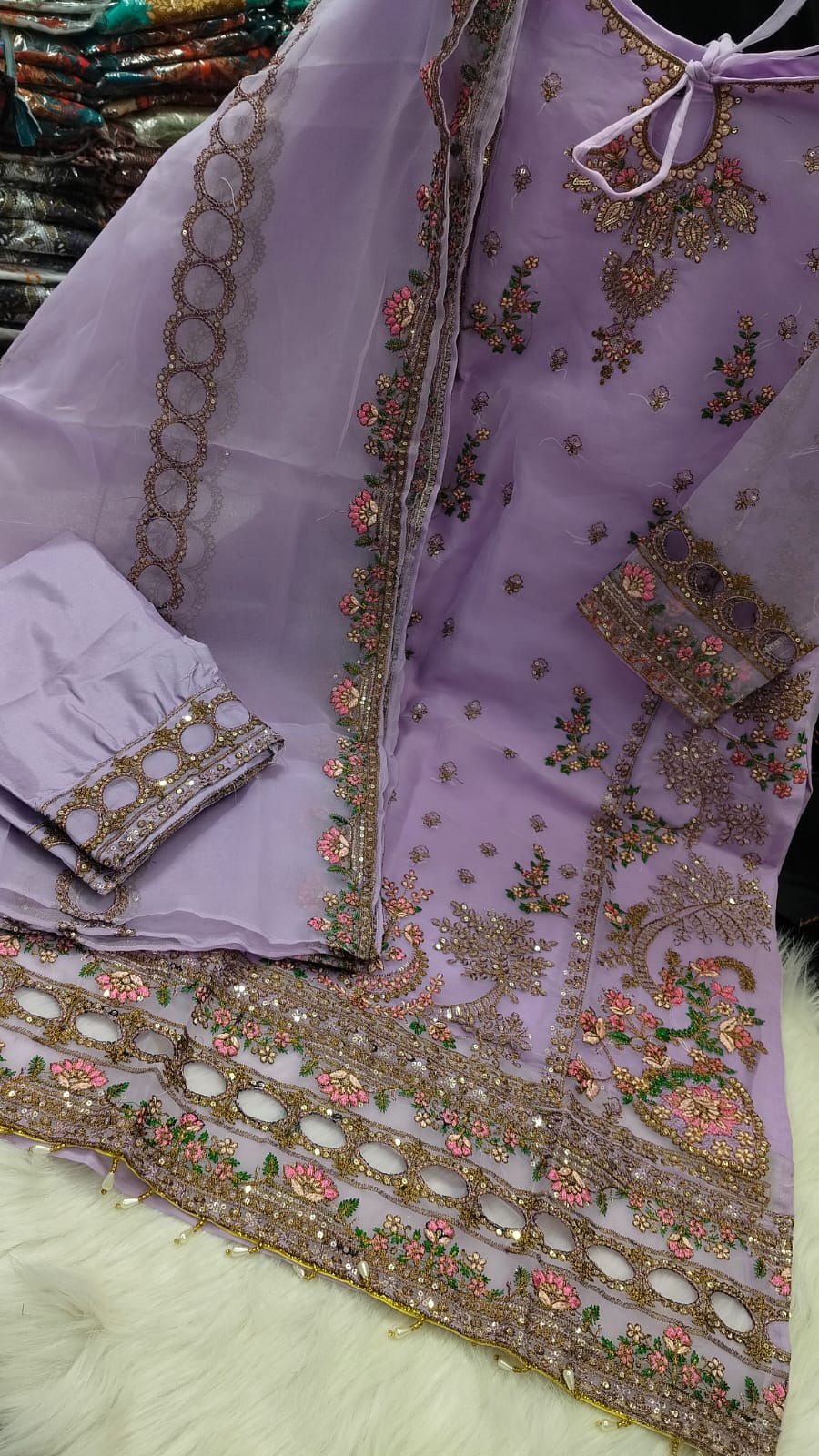 Pakistani Design 4-Piece Sada Bahar Tissue Set 05
