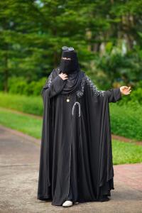 Irani Abaya