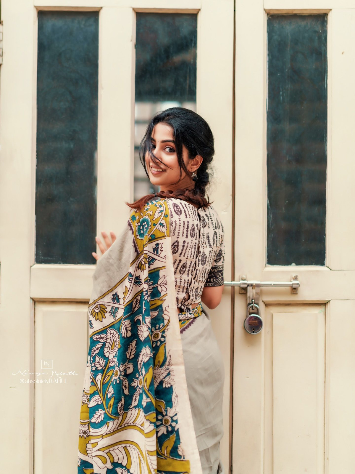 প্রিমিয়াম চান্দুরি সিল্ক শাড়ি | নতুন ডিজিটাল প্রিন্ট ও টারসেল লাগানো | স্টাইলিশ ও আরামদায়ক ফ্যাশন কালেকশন