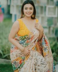Premium Parsha Sharee with Blouse Piece