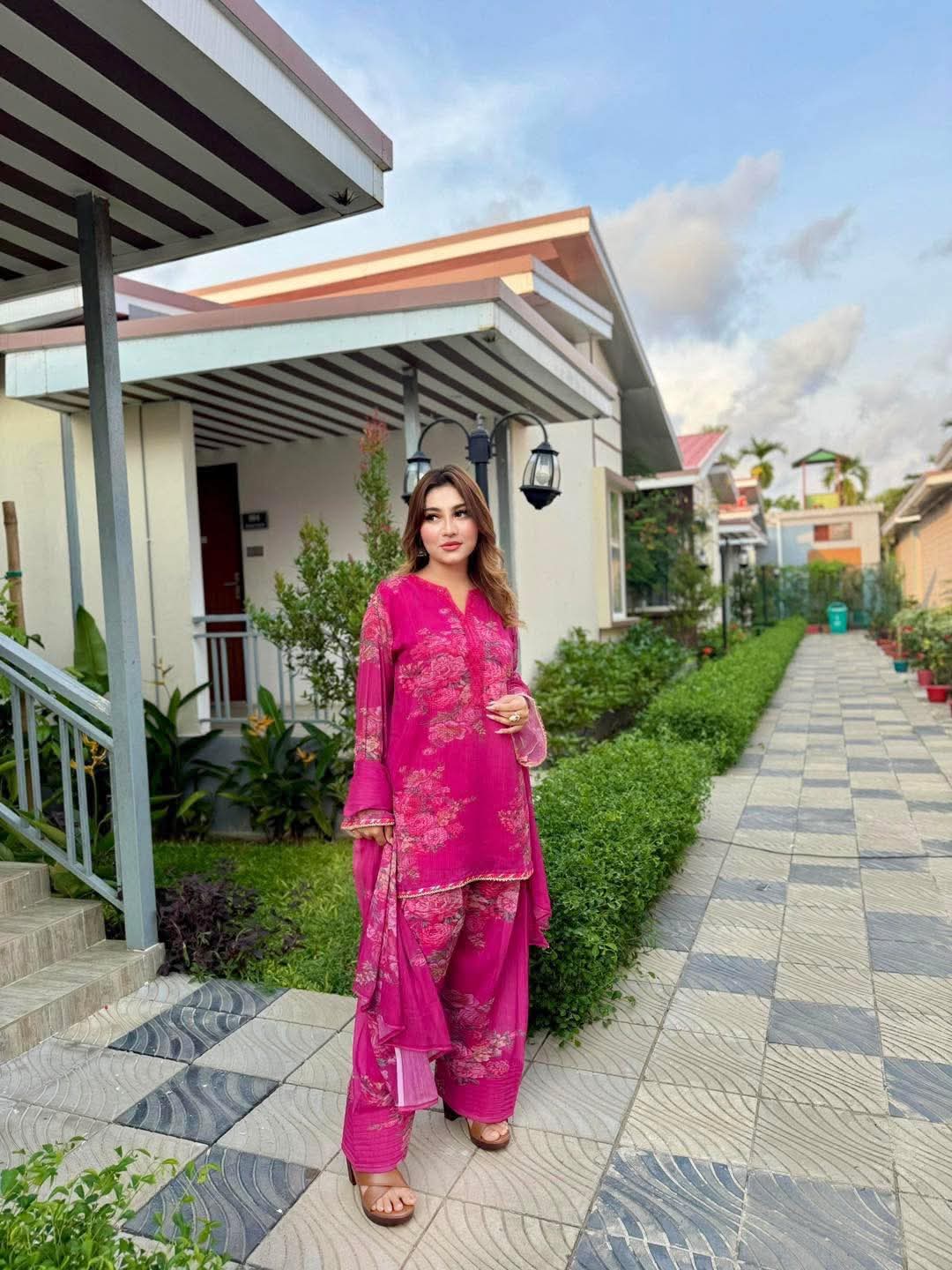 White Gold Georgette Three Piece