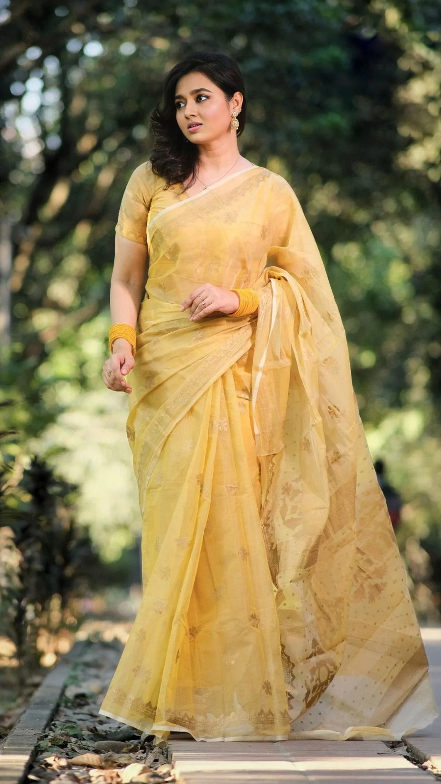 প্রিমিয়াম সেমি মসলিন শাড়ি | স্কিন ও আফসান প্রিন্টের কাজ (ব্লাউজ পিস সহ)