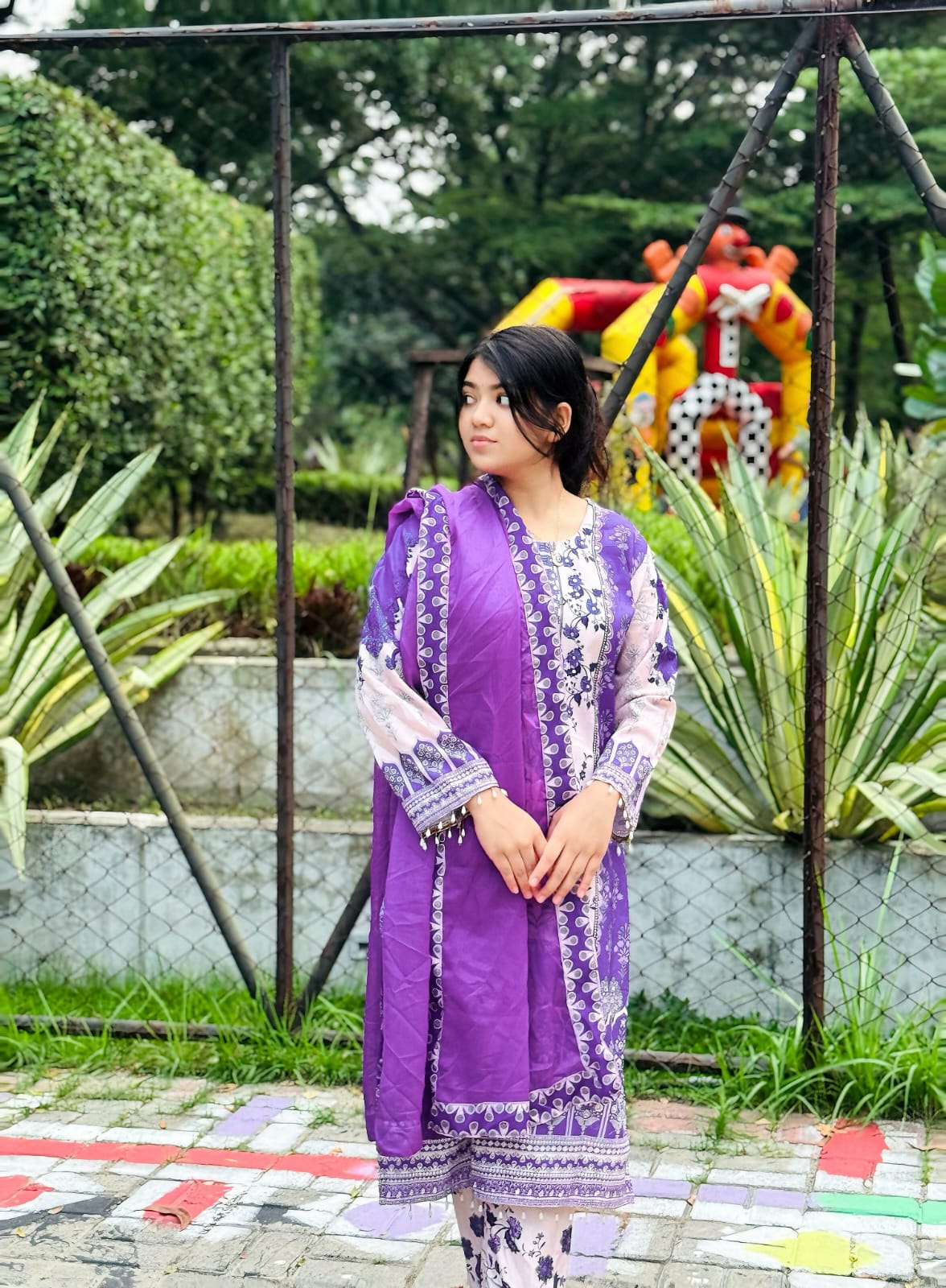 প্রিমিয়াম দুবাই সিল্ক থ্রি পিস | ফুল বডি মিরর ও কারচুপির কাজ (স্টিচড) - কালার গ্যারান্টি