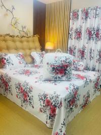 লাক্সারি ৫ পিস কম্ফর্টার সেট | কিং সাইজ বেডশীট ও কাভার সহ (৭/৭.৫ ফিট কম্ফর্টার)