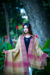 প্রিমিয়াম স্টাইলিশ উলের শাল/চাদর (টাঙ্গাইলের ঐতিহ্য) দৈর্ঘ্য: ৭৬ ইঞ্চি চওড়া: ৩২ ইঞ্চি