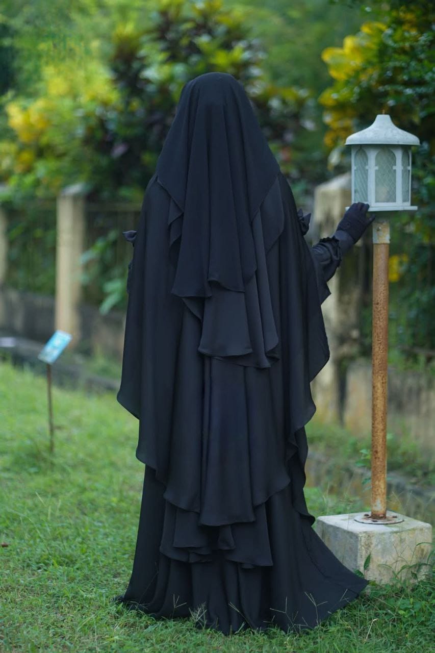 মানহা সেট (Manha Set) | প্রিমিয়াম দুবাই চেরি কাপড় | হিজাব ও নিকাবসহ ৪ পাটের পূর্ণাঙ্গ সেট | ৫০-৫৬ ইঞ্চি লং এবং ৩৬-৪৬ বডি সাইজ