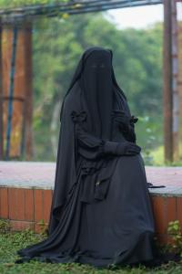 মানহা সেট (Manha Set) | প্রিমিয়াম দুবাই চেরি কাপড় | হিজাব ও নিকাবসহ ৪ পাটের পূর্ণাঙ্গ সেট | ৫০-৫৬ ইঞ্চি লং এবং ৩৬-৪৬ বডি সাইজ