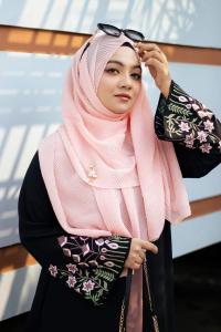 প্রিমিয়াম রোজ এমব্রয়ডারি আবায়া - স্টাইলিশ এবং মার্জিত ব্ল্যাক বোরকা