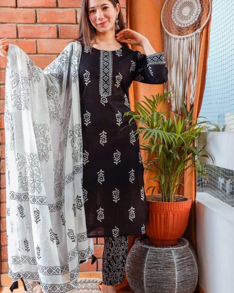 কটন স্ক্রিন ও ব্লক প্রিন্ট আনস্টিচড থ্রি-পিস কালেকশন