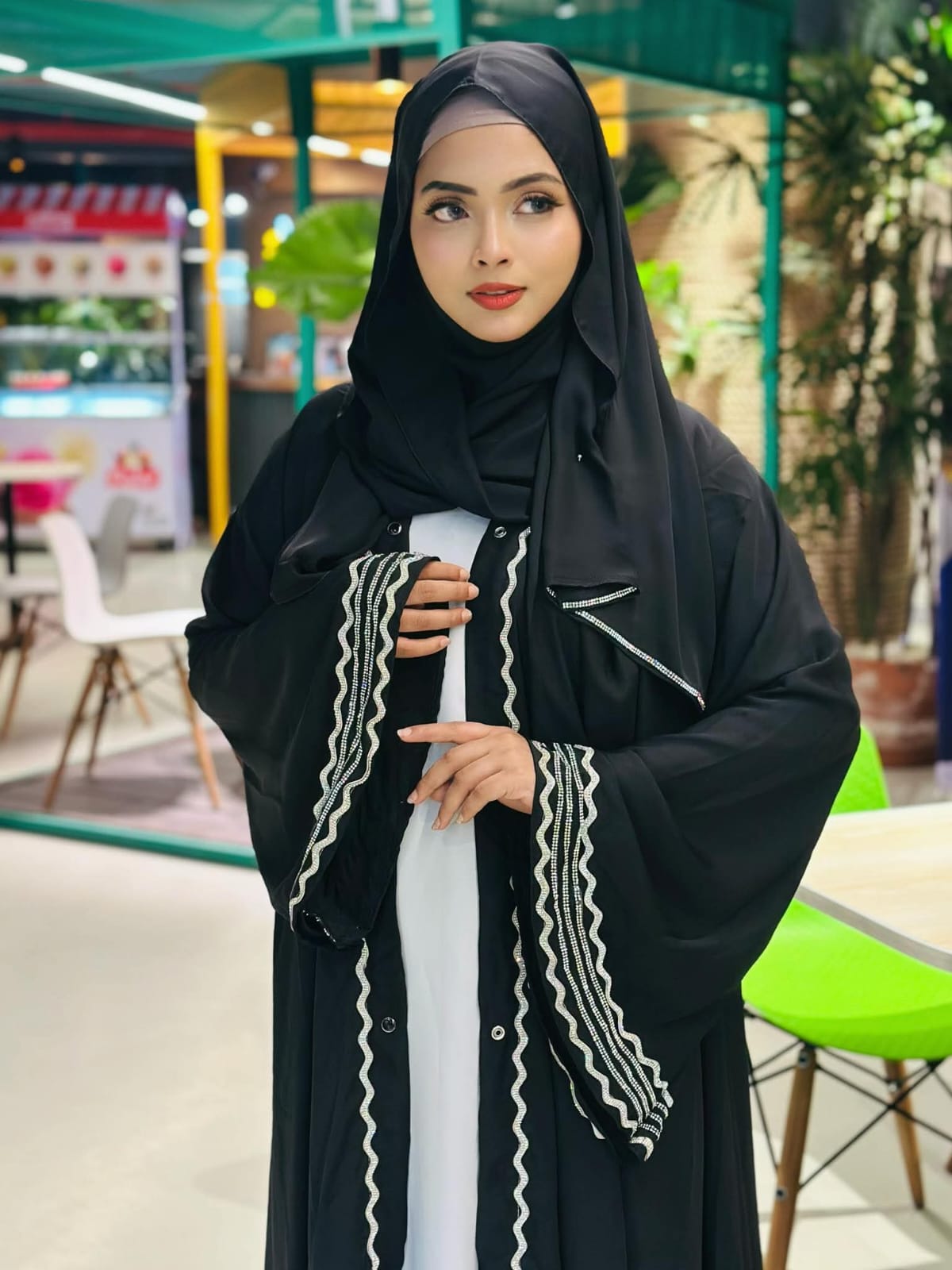 Dubai Les Abaya