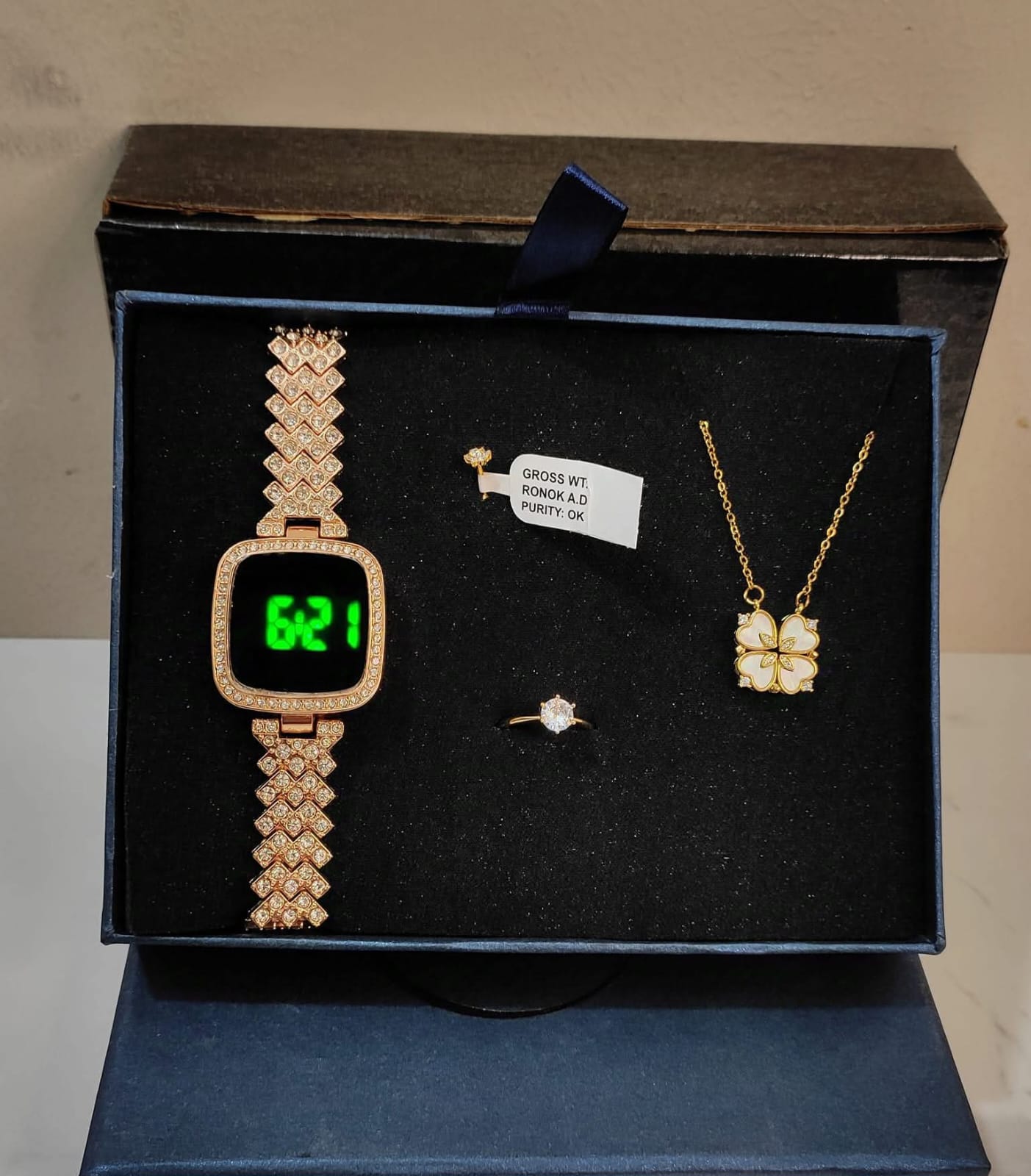 Women Watch Combo