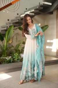 প্রিমিয়াম ইন্ডিয়ান হোয়াইট গোল্ড জর্জেট থ্রি-পিস - কারচুপি ও স্টোন ওয়ার্ক কালেকশন