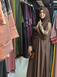 প্রিমিয়াম দুবাই চেরি বোরকা ও হিজাব সেট - আকর্ষণীয় লেস ওয়ার্ক কালেকশন