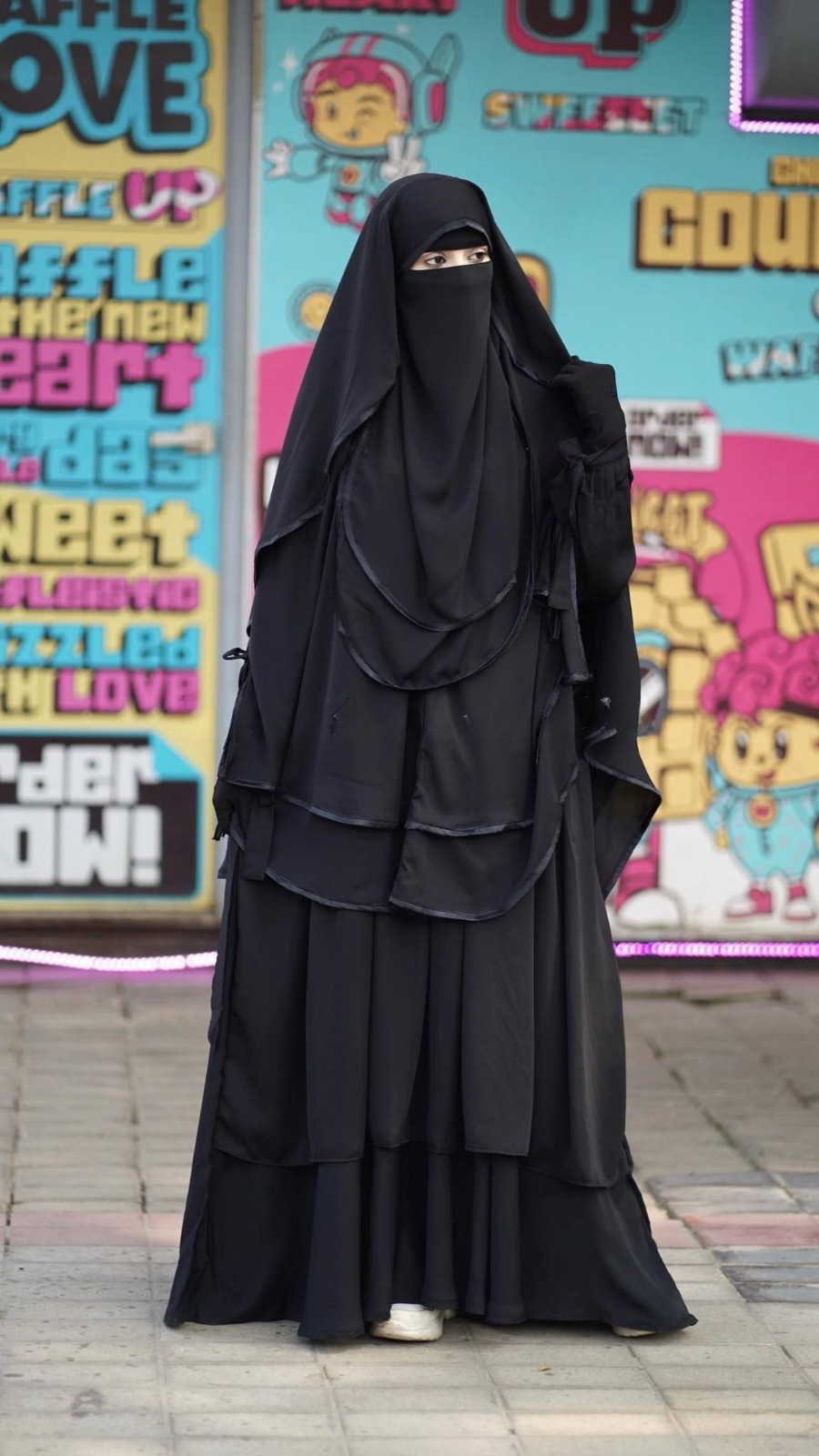 প্রিমিয়াম ফুল কভারেজ বোরকা সেট - দুবাই চেরি ফেব্রিক, ৩ লেয়ার হিজাব ও ২ লেয়ার নিকাবসহ