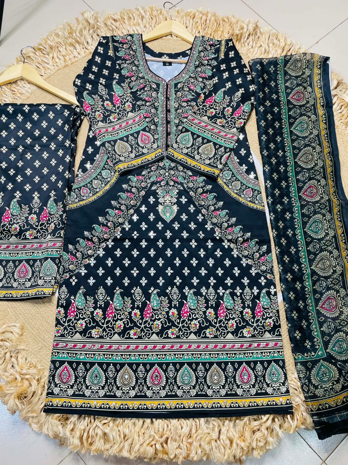 ডিজিটাল প্রিন্ট স্টোন ওয়ার্ক থ্রী পিস