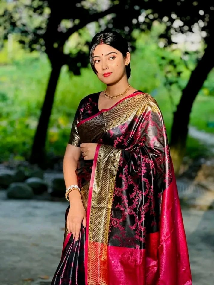 Benaroshi Katan Saree with blause pcs