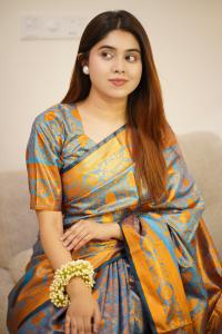 Kanjivaram katan Sharee with blause pcs